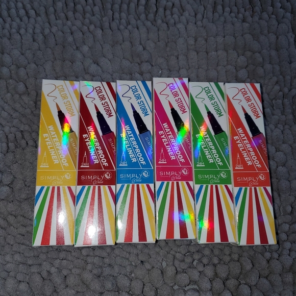 Makeup - Picture 2 of 3